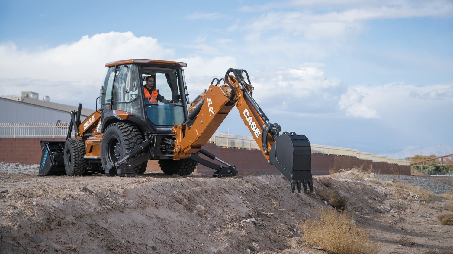 Case Unveils Its First Electric Backhoe Global Construction Review   100620 Case Backhoe 