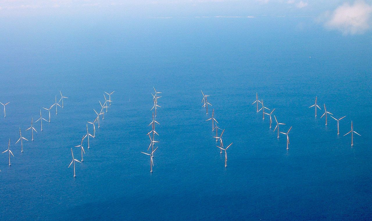 Lead wind. Илис морской ветер. Floating Wind Turbine.