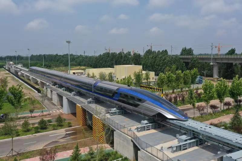 pros to maglev train construction and travel