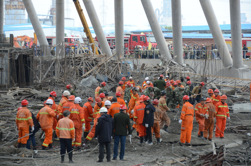 Platform Collapse At Chinese Construction Site Kills 67 Global