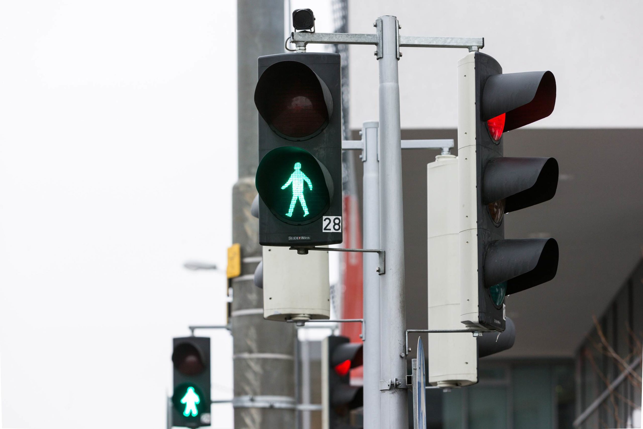 Vienna to try camera-activated pedestrian crossing lights - Global ...