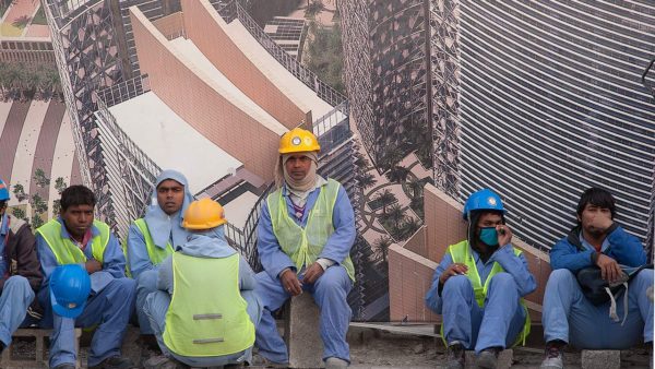 Migrant workers in Doha, Qatar (Alex Sergeev/www.asergeev.com/CC-BY-SA-3.0)