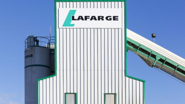 A Lafarge cement plant (Ricochet69/Dreamstime)