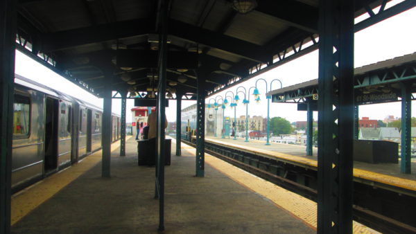 61st Street-Woodside station (Adam Moss/CC BY-SA 2.0)